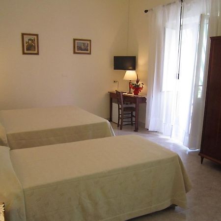Albergo Italia - Vintage Hotel カプリ エクステリア 写真